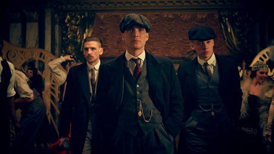 Кадр из 1 серии 2 сезона сериала «Острые козырьки»